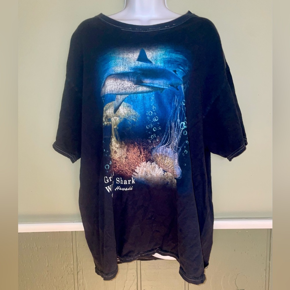 Big Tee 🌺🦈